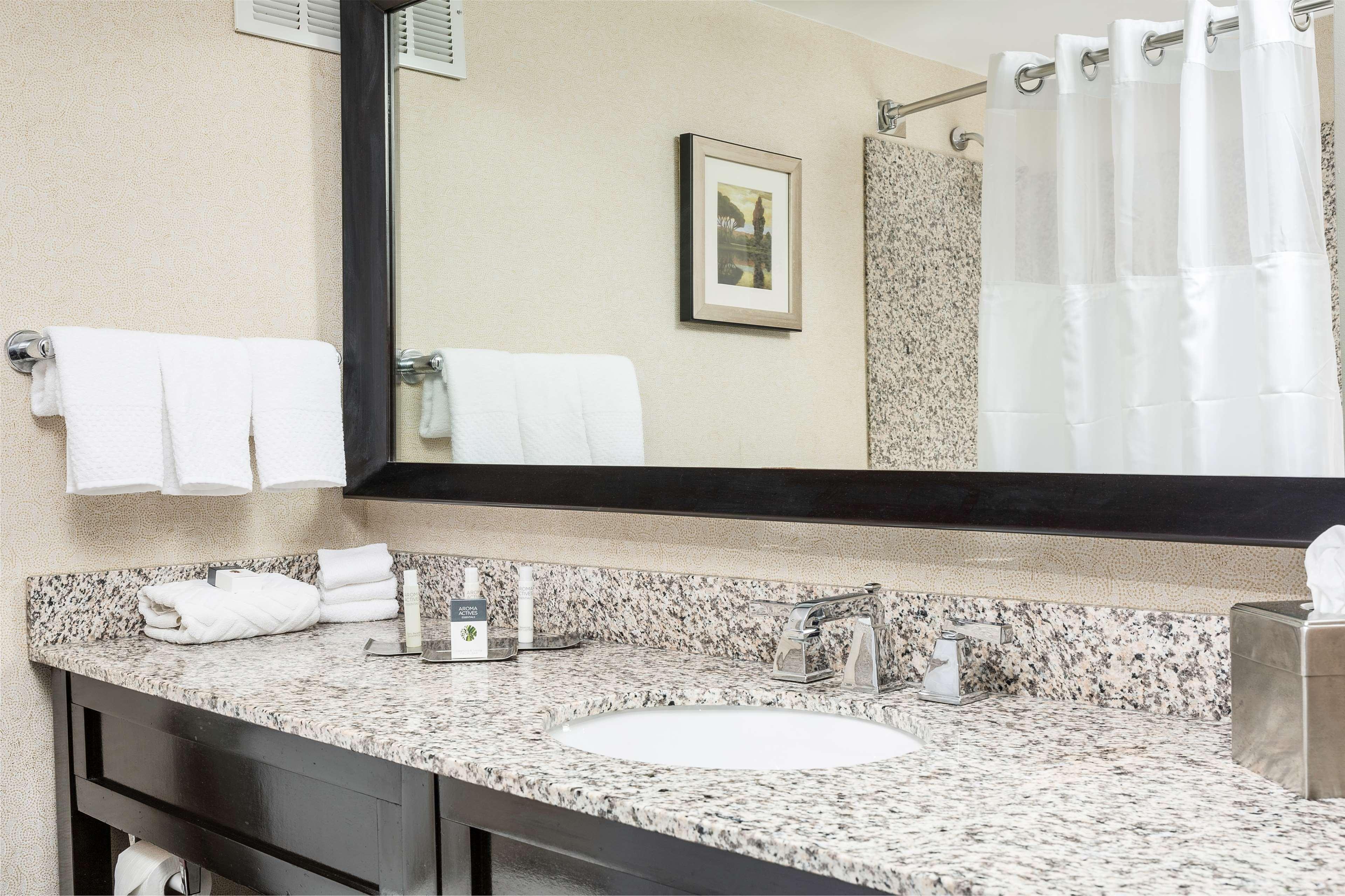 Doubletree By Hilton Hotel Уилмингтон Экстерьер фото