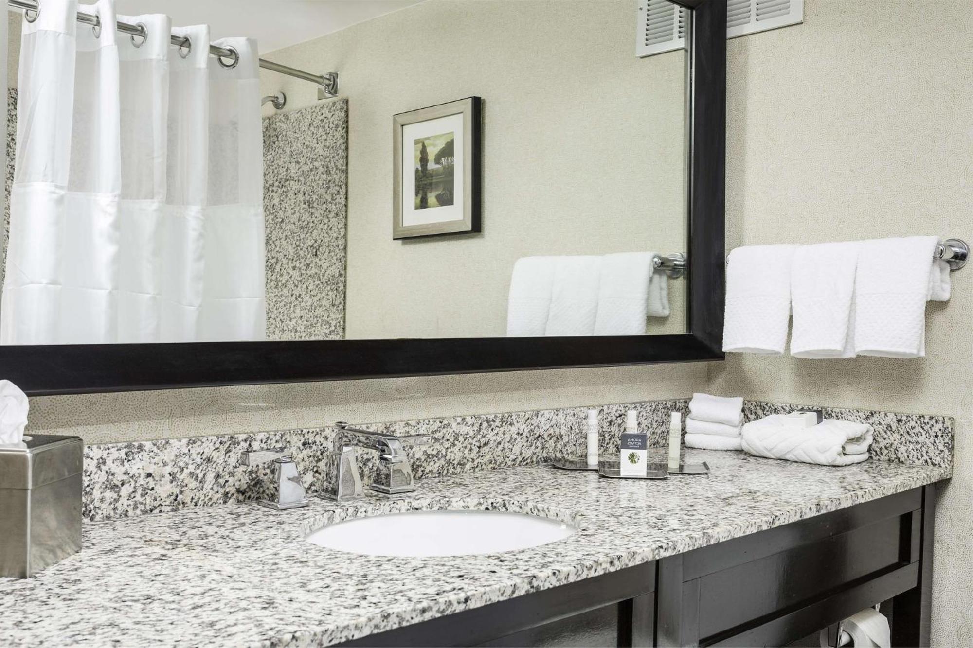 Doubletree By Hilton Hotel Уилмингтон Экстерьер фото